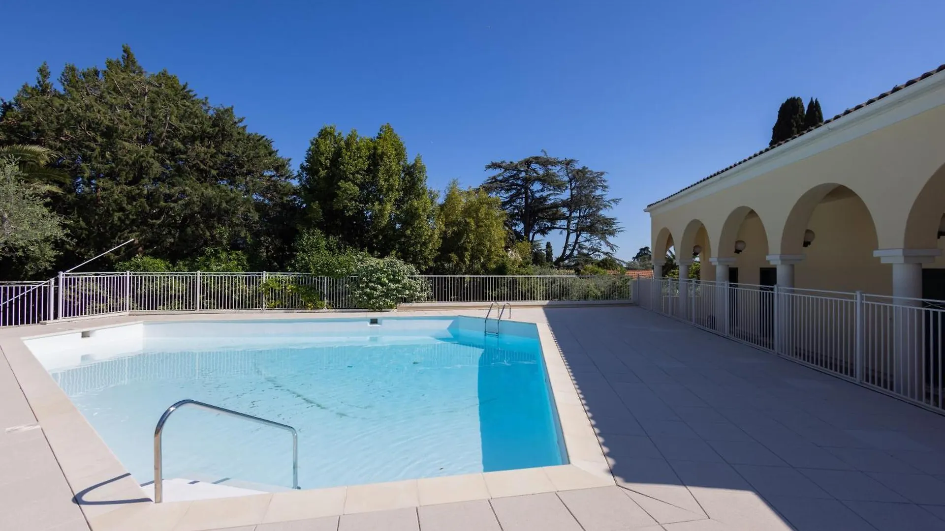 Adorable 2P Avec Piscine Cannes location